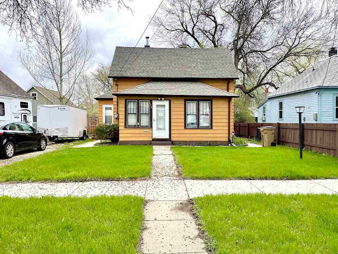 608 NE 2nd Street Minot, ND 58703 | MLS 221408 Photo 1