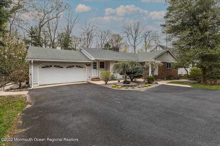 619 Holly Hill Dr Brielle, NJ 08730