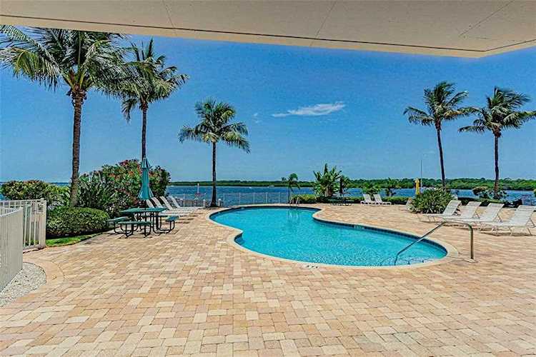 8800 Bay Pines Blvd 302 St. Petersburg, FL 33709 MLS U8171192