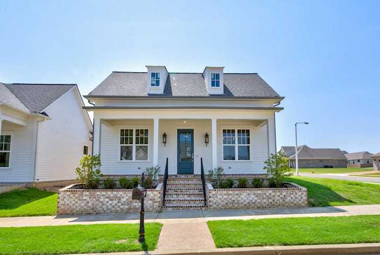 469 S Shea Rd Collierville, TN 38017