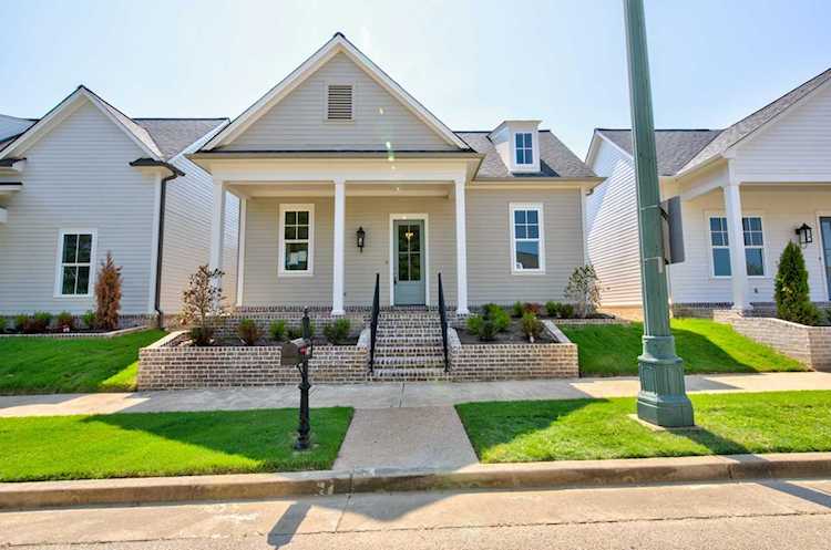 477 S Shea Rd Collierville, TN 38017