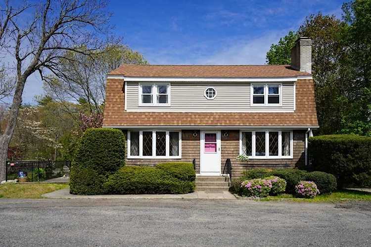 329 Kelley Blvd in North Attleboro, MA - Century 21 New England Photo 1