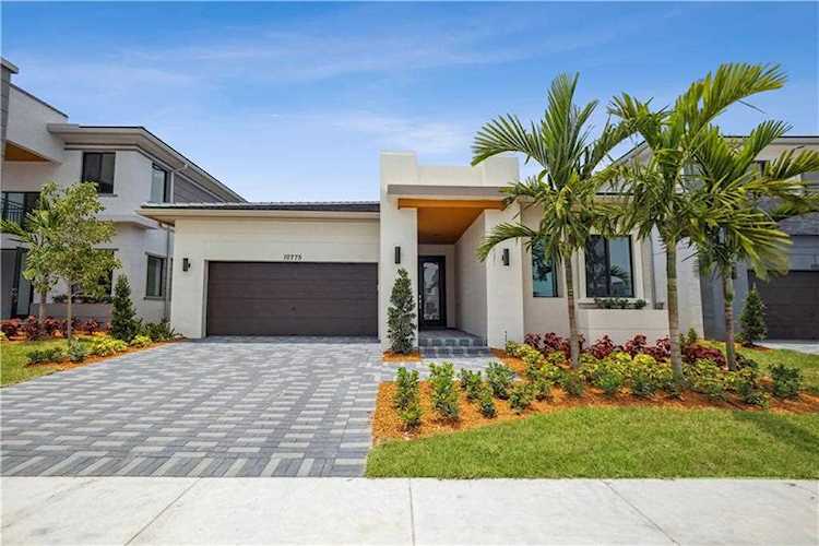 10775 Aqua Court Parkland, FL 33076