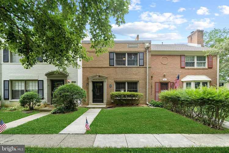8145 Carrleigh Parkway Springfield, VA 22152 | MLS VAFX2076300 Photo 1