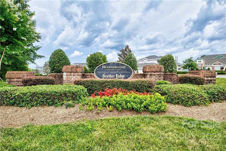 8635 Coralbell Ln Charlotte, NC 28213