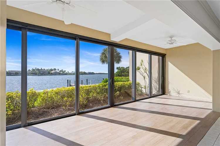 1870 Bay Rd Vero Beach, FL 32963