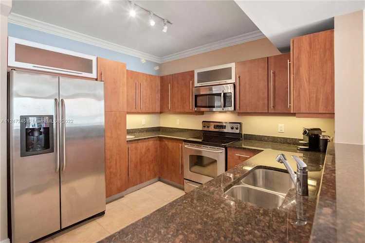 7350 SW 89th St #1104S Miami, FL 33156
