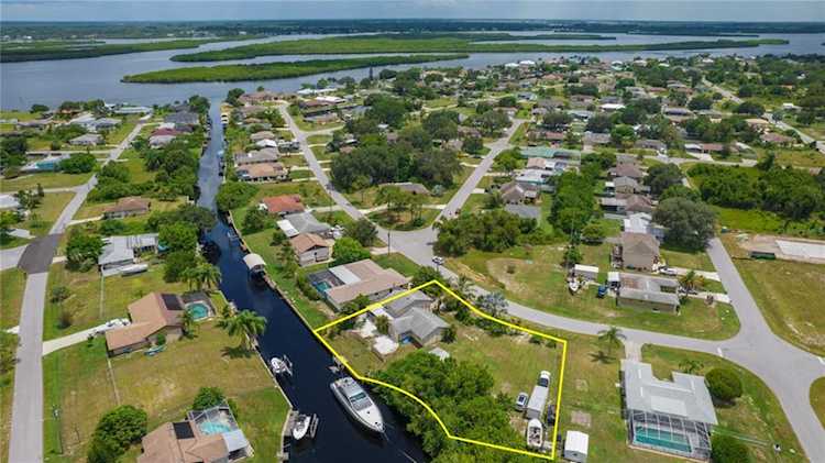 3024 Seafarer Dr Punta Gorda, FL 33983