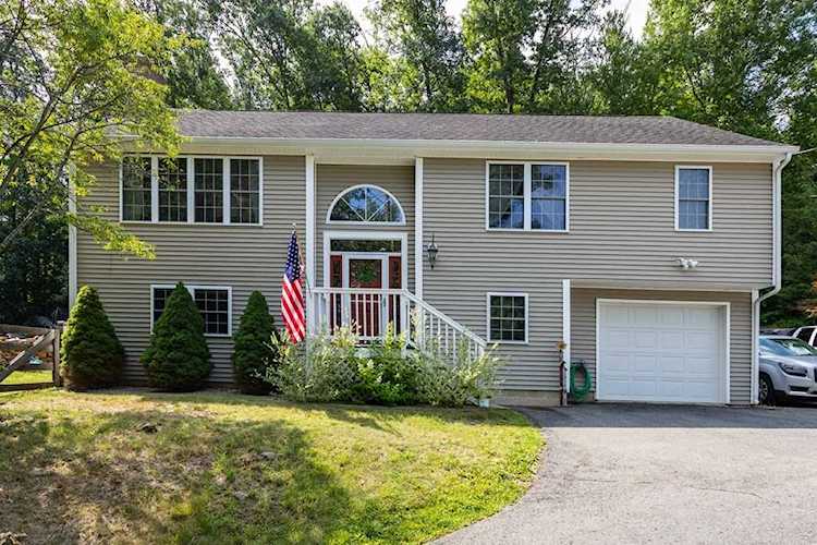 MLS#:73018007 Holland, 9 Park Rd, MA, home for sale Photo 1