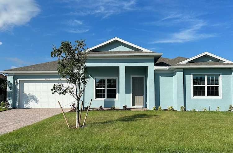1375 Rio De Janeiro Ave Punta Gorda, FL 33983