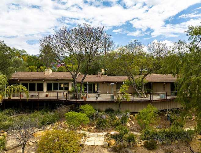 2406 Foothill Ln Santa Barbara, CA 93105