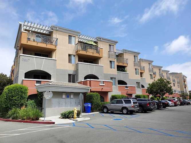 3887 Pell Pl #123 San Diego, CA 92130