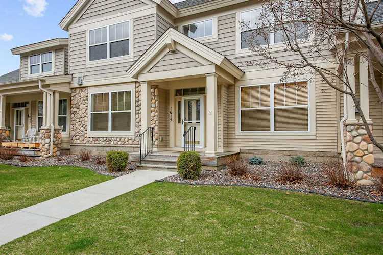 1615 2nd Avenue Anoka, MN 55303