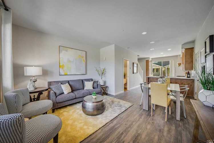 2018 Medano Drive Santa Rosa, CA 95407 | MLS 322070984 Photo 1
