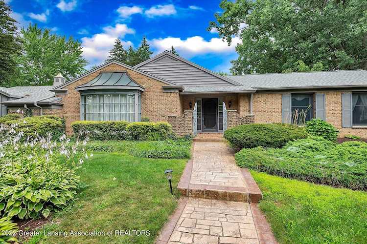 1058 Applegate Ln East Lansing, MI 48823