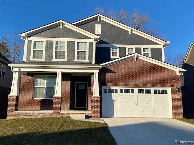 5014 Shoreham Circle Village Of Clarkston, MI 48346