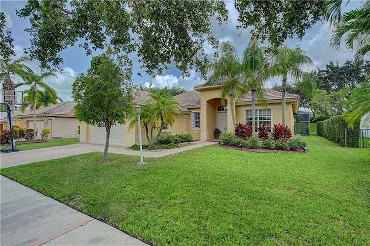 11245 NW 71st Ct Parkland, FL 33076