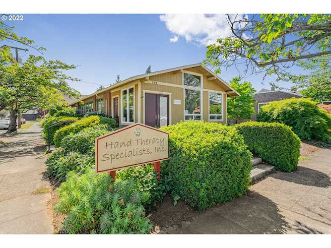 300 SE 80th Ave Portland, OR 97215