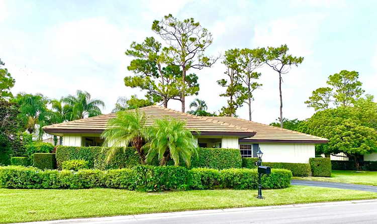 523 Forestview Drive Atlantis, FL 33462