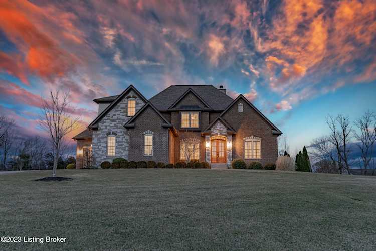 7101 Highgrove Ln Crestwood, KY 40014