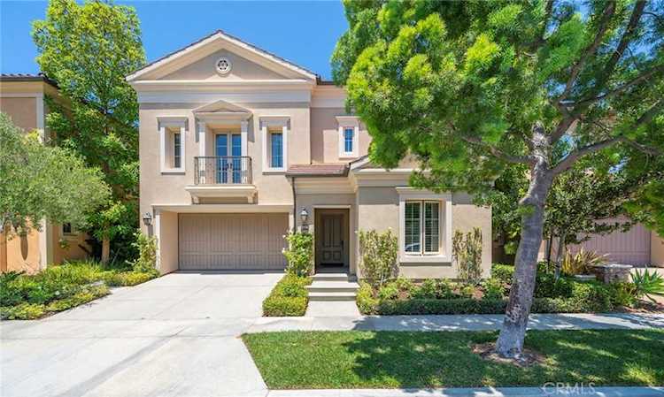 71 Como Irvine, CA 92618 | MLS OC22165871 Photo 1