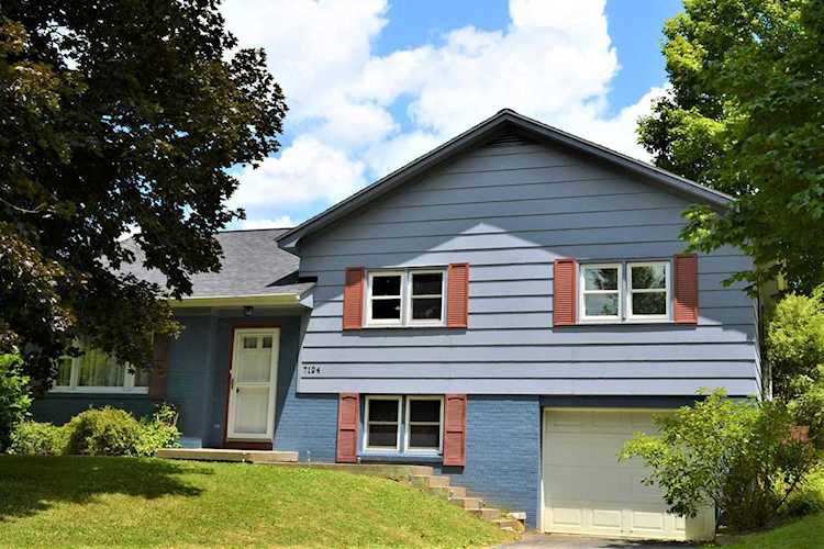 7124 Seneca Trl N Sinks Grove, WV 24976