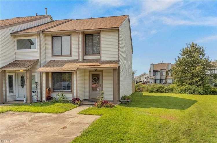 1611 Kitimal Dr Virginia Beach, VA 23454 | MLS 10450098 Photo 1