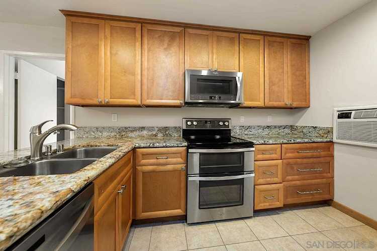 6930 Hyde Park Drive #301 San Diego, CA 92119