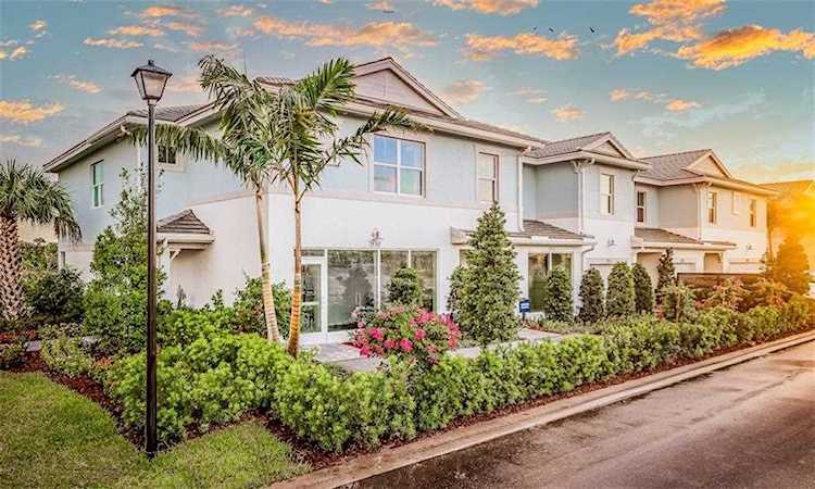 569 Sanderling Circle Deerfield Beach, FL 33442