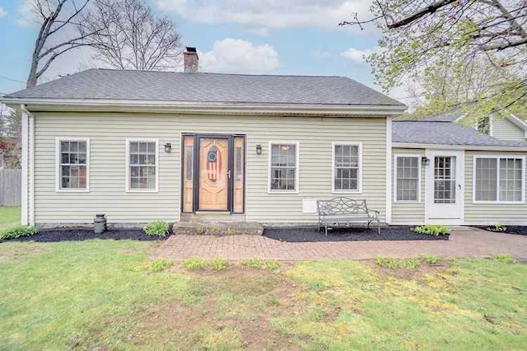 MLS#:72971276 Holland, 1 Mashapaug Road, MA, home for sale Photo 1