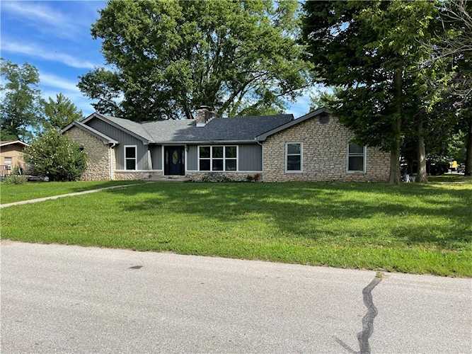 2210 Glenn St Martinsville, IN 46151