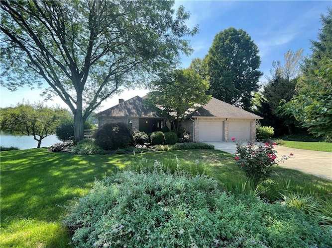 2225 E Canterbury Ct Martinsville, IN 46151