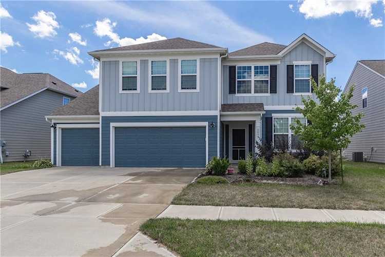6037 Meadowview Dr Whitestown, IN 46075