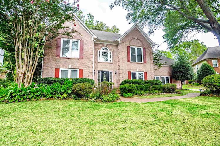 8862 Gainesway Dr Germantown, TN 38138