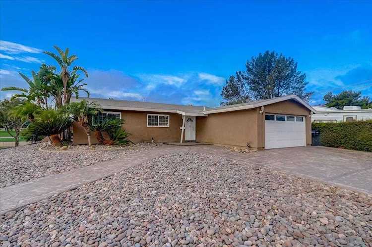 8081 Beaver Lake Dr San Diego, CA 92119