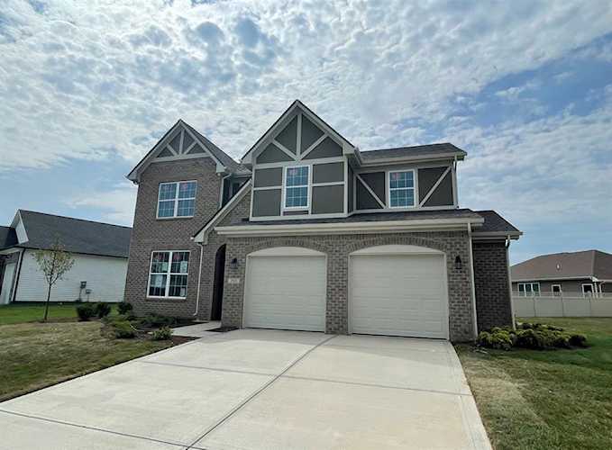 2926 Daylily Dr Columbus, IN 47201