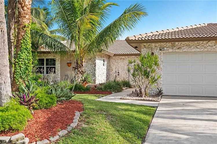 1574 SW 2nd St Boca Raton, FL 33486