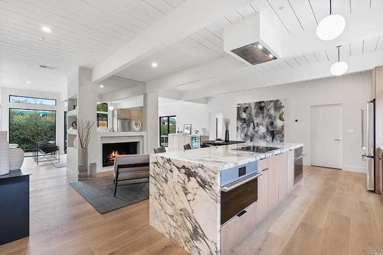 792 Penny Royal Lane San Rafael, CA 94903
