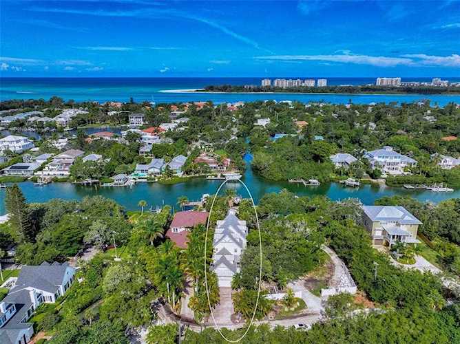 3810 Flamingo Ave Sarasota, FL 34242
