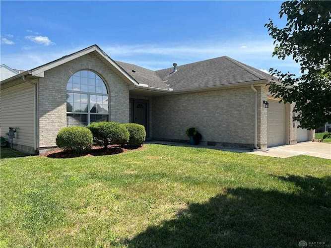6704 Water View Way Dayton, OH 45424