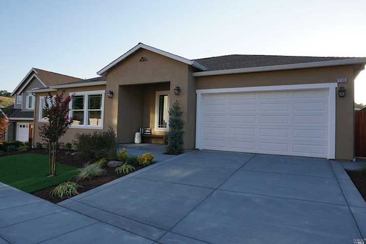 2105 Vintage Circle Santa Rosa, CA 95404