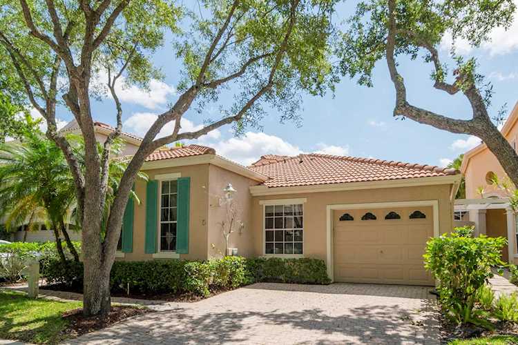 5 Via Verona Palm Beach Gardens, FL 33418