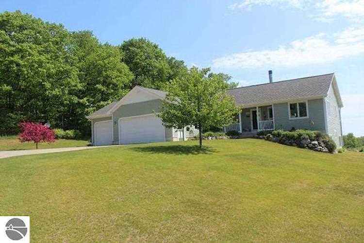 11125 E Lee Mann Road Northport, MI 49670 | MLS 1900492 Photo 1
