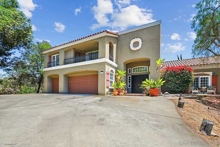 20457 Fortuna Del Sur Escondido, CA 92029