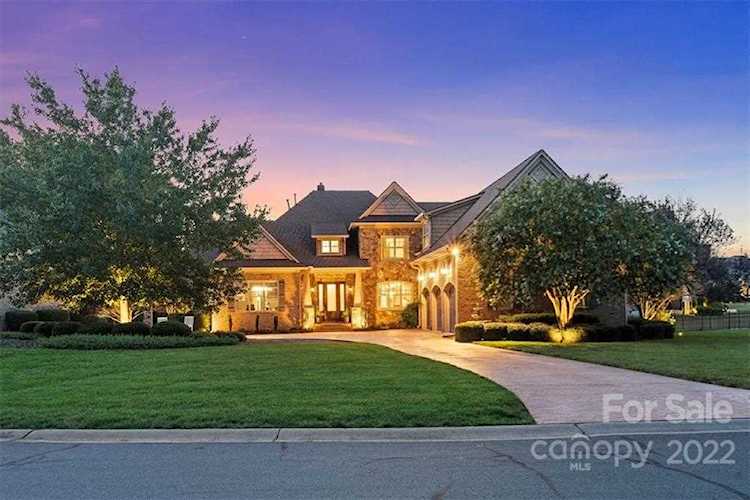 1930 Rapidan Ln Matthews, NC 28104
