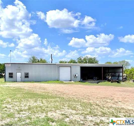 5031 Fm 1726 Goliad, TX 77963