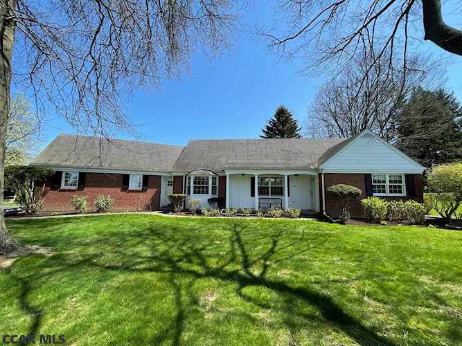 211 Seneca Circle State College, PA 16801