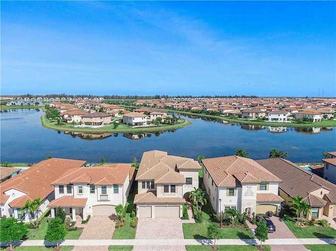 8545 E Baypoint Cir Parkland, FL 33076