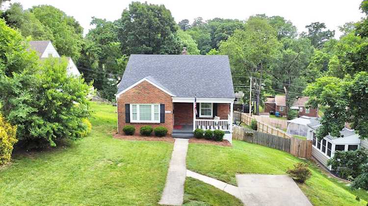 1914 SW Langdon Roanoke, VA 24015
