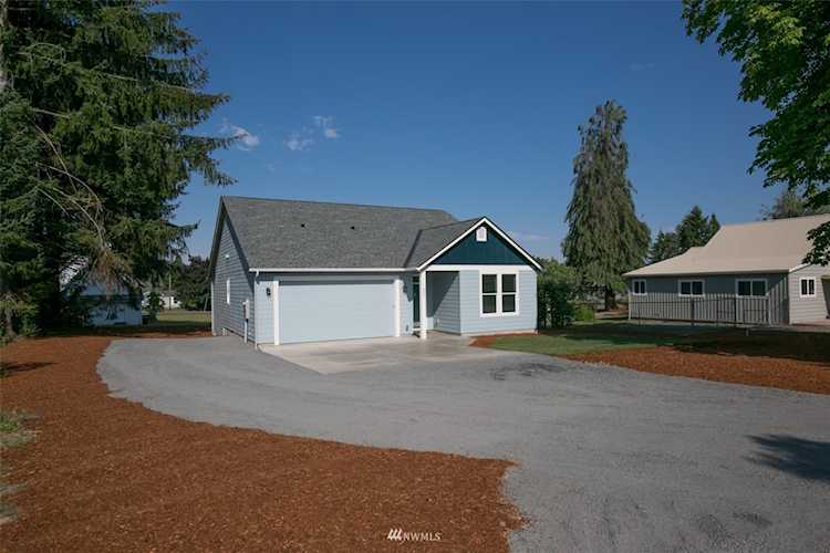 609 E St Vader, WA 98593